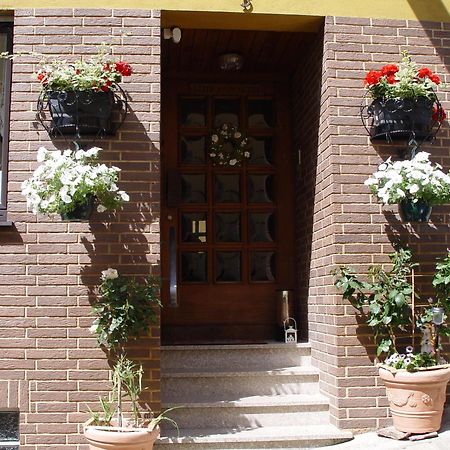 Gaestehaus Am Roemerbad Zell an der Mosel Bagian luar foto