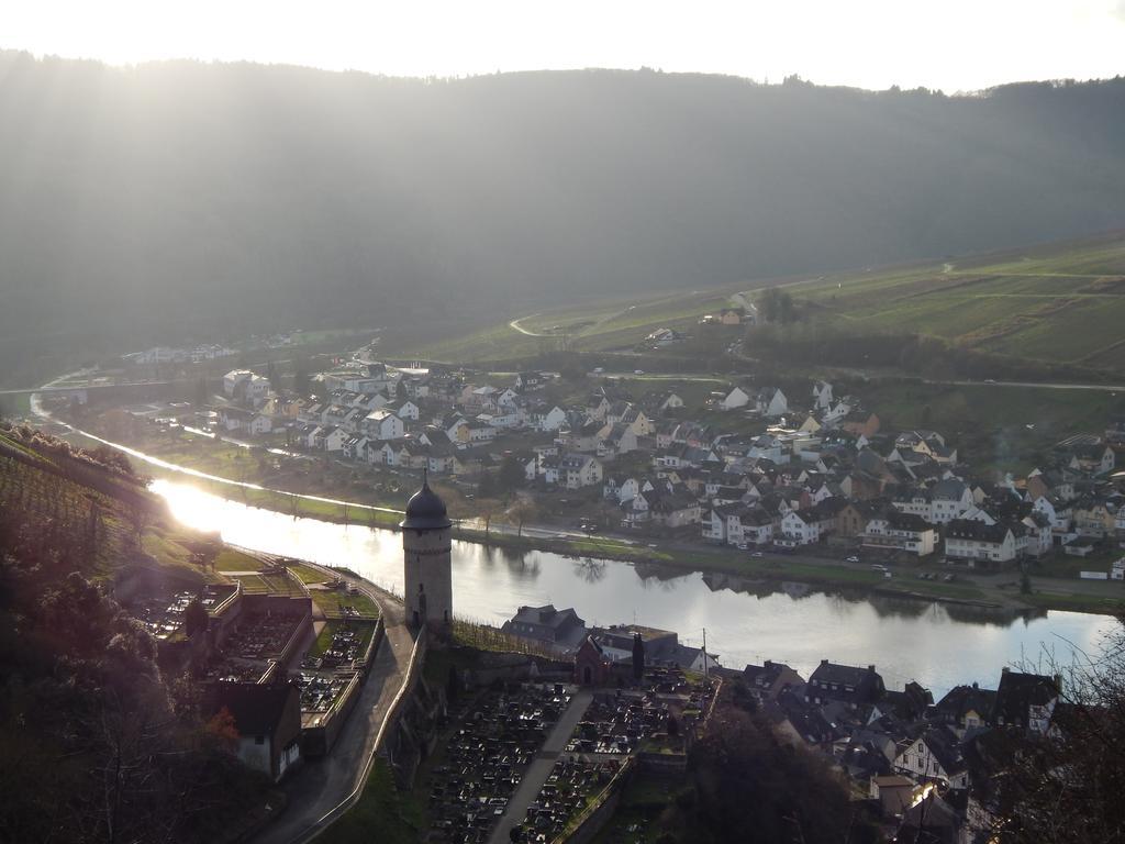 Gaestehaus Am Roemerbad Zell an der Mosel Bagian luar foto