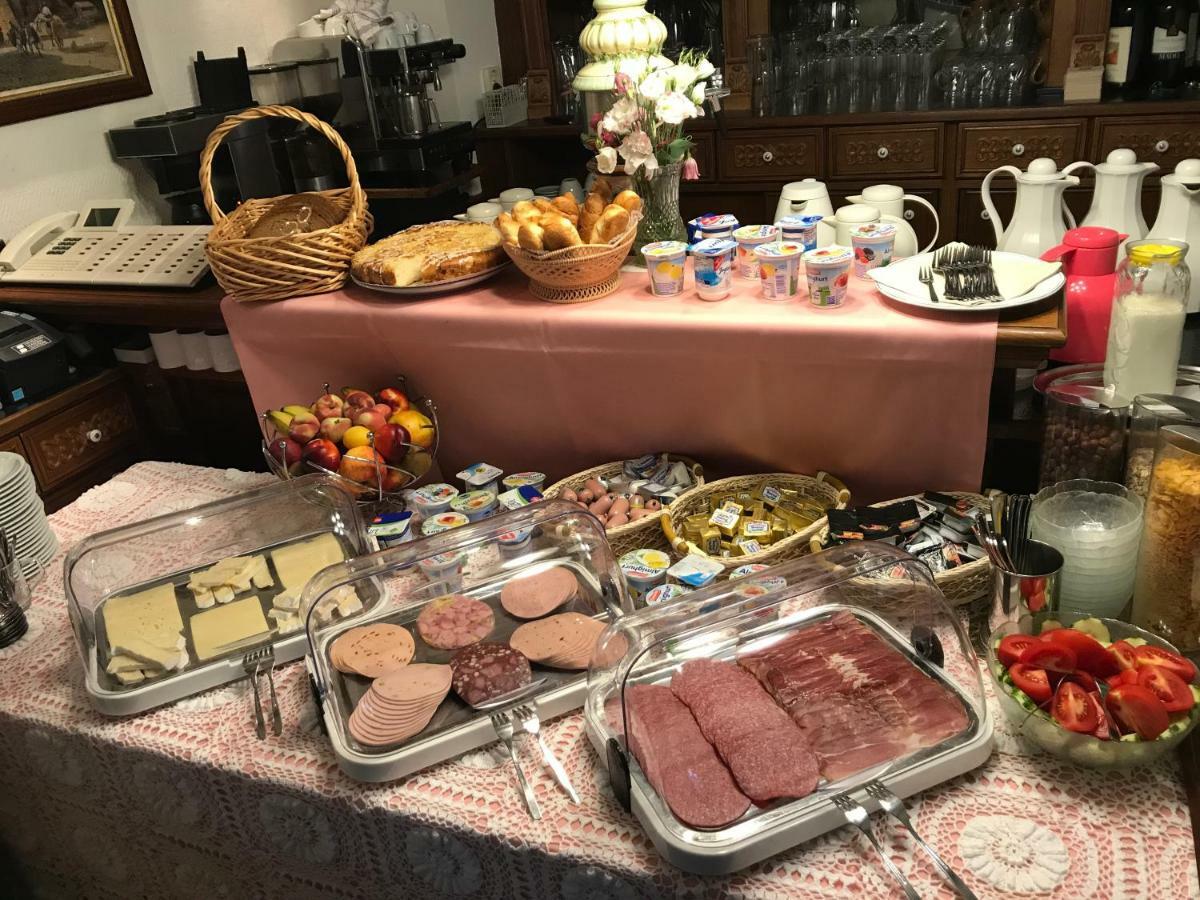 Gaestehaus Am Roemerbad Zell an der Mosel Bagian luar foto
